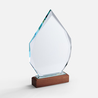 21261.00 - Стела Glory Daze