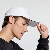 Бейсболка Classic, белая с темно-синим кантом