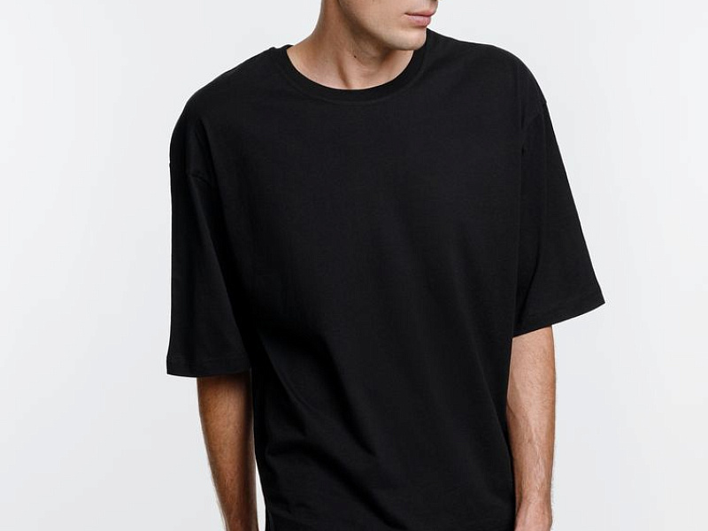 Футболка оверсайз унисекс Base Space, черная