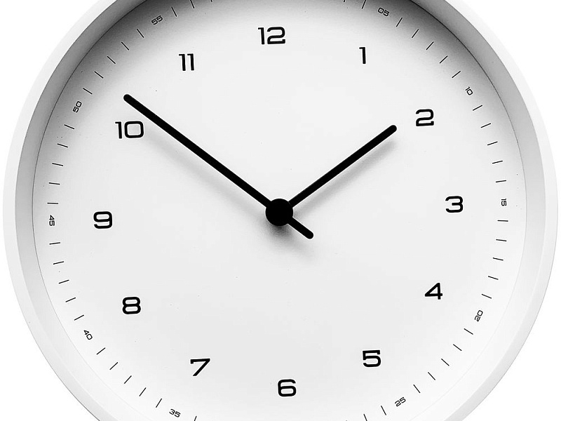 Часы настенные White, белые