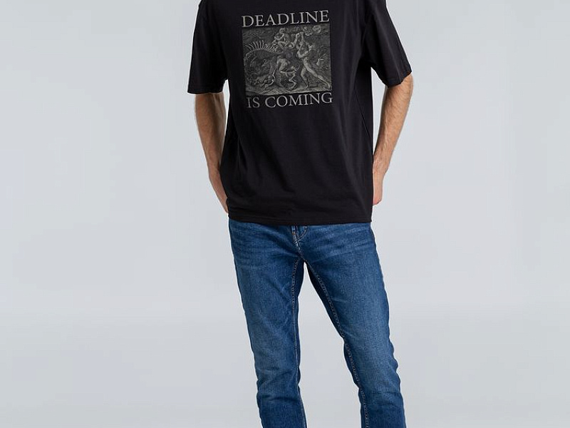 Футболка оверсайз Deadline, черная
