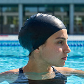Шапочка для плавания Aquasana, черная