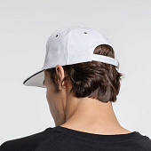 Бейсболка Classic, белая с темно-синим кантом