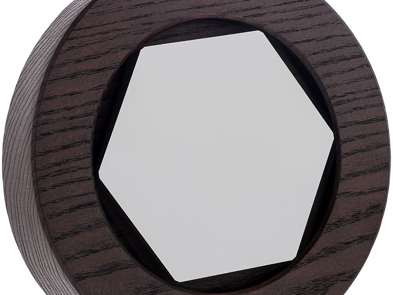 Стела Constanta Dark, с серебристым шестигранником