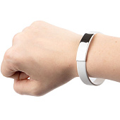 Силиконовый браслет Brisky с металлическим шильдом, белый