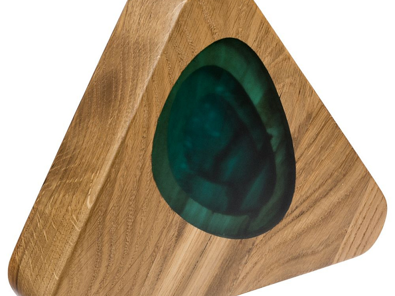 Стела «Глубина», треугольная