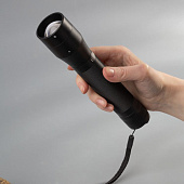 Фонарь с фокусировкой луча Skyddas, черный