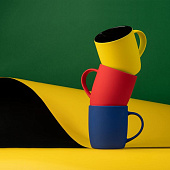 Кружка Surprise Touch Black с покрытием софт-тач, желтая