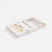 Набор из 9 пирожных макарон, в коробке с окошком