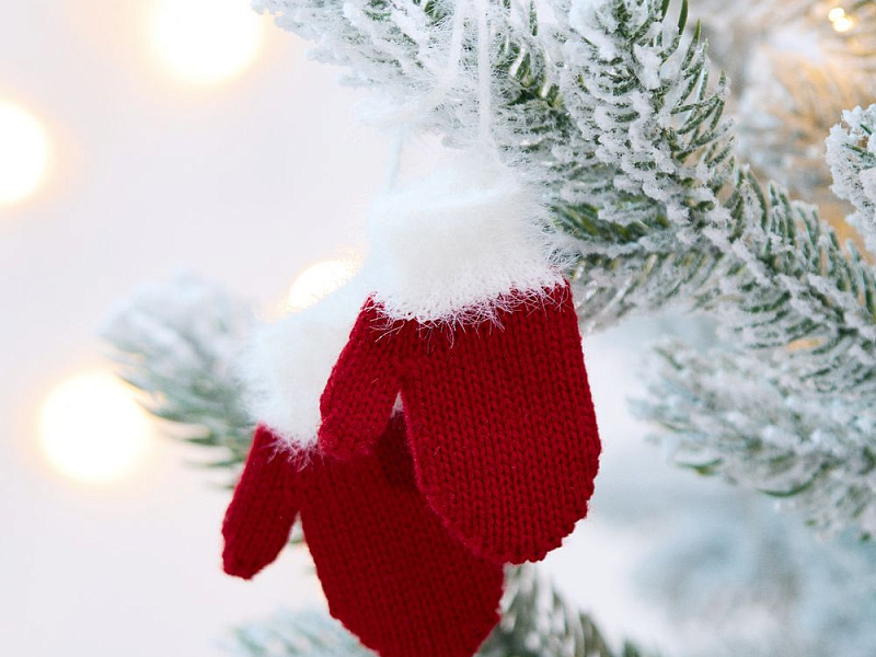 Подвеска на елку «Вьюжка», варежки, красная