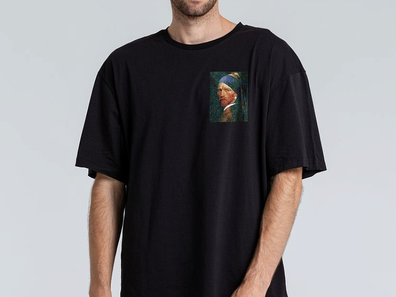 Футболка оверсайз «Мужчина с жемчужной сережкой», черная