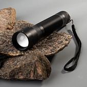 Фонарь с фокусировкой луча Skyddas, черный