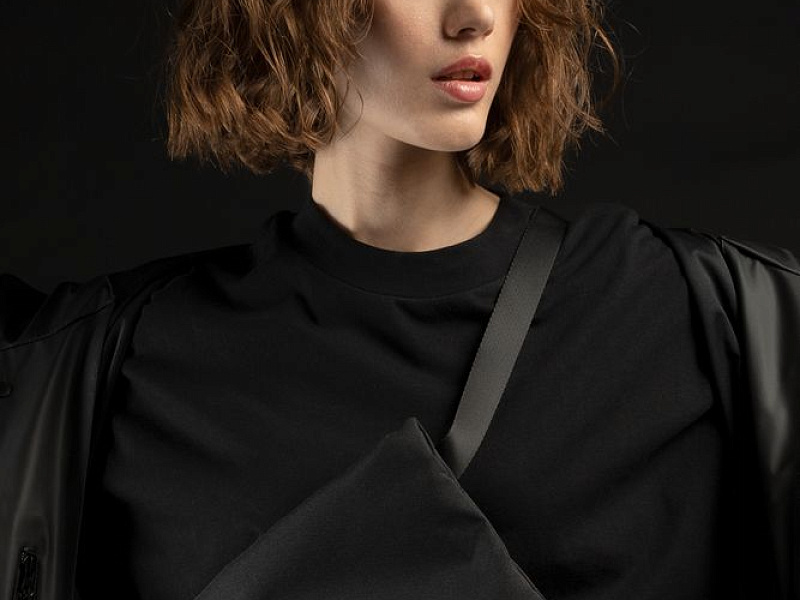 Поясная сумка W2, черная